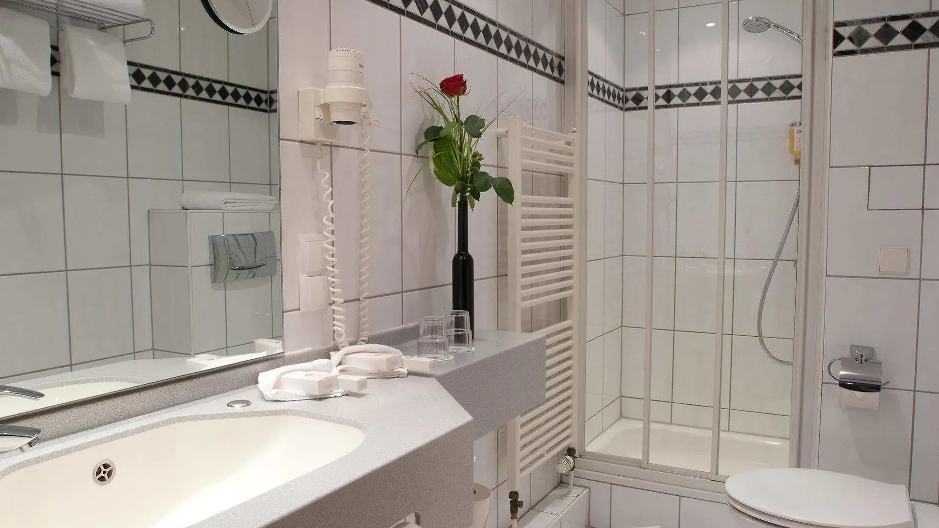 Hotel Plaza Φραγκφούρτη 3*,
